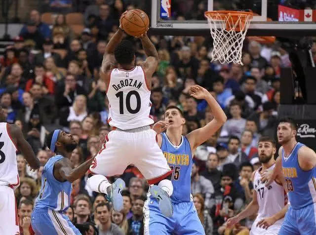 目光扫场 目光扫场